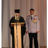 Поздравляет член ОС при УВД о.Владимир.jpg Поздравляет член ОС при УВД о.Владимир.jpg